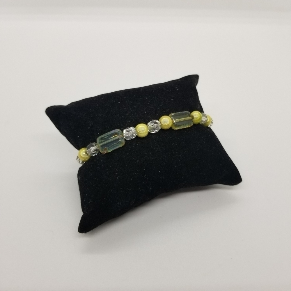 green beaded bracelet with toggle clasp